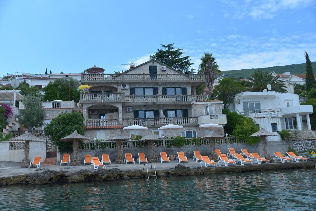 Apartments Palace Mira Mare Tivat Exterior foto