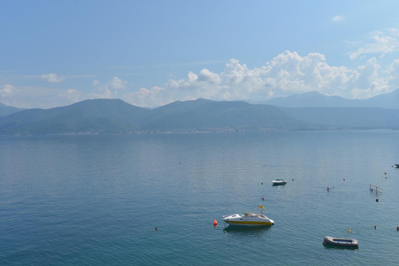 Apartments Palace Mira Mare Tivat Exterior foto
